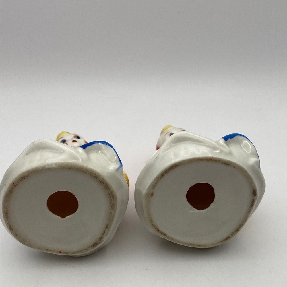 Vintage Hull Pottery Little Red Riding Hood Salt & Pepper Shaker Set of 2 - Picture 5 of 7